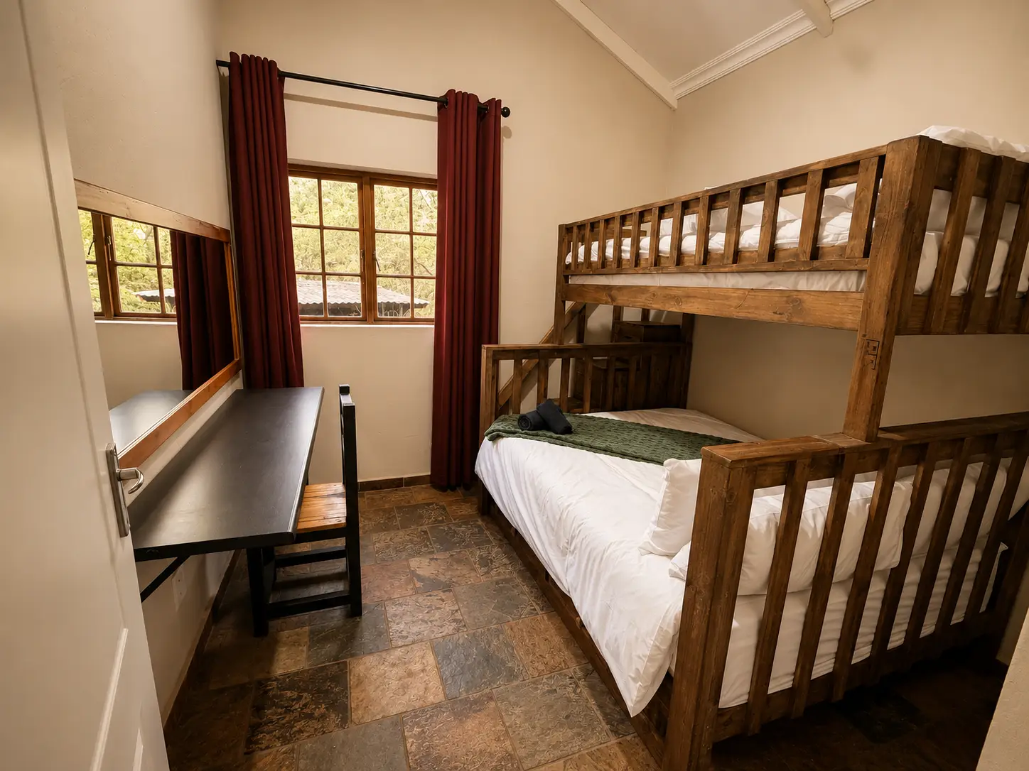 Firefly Cabin — photograph 10